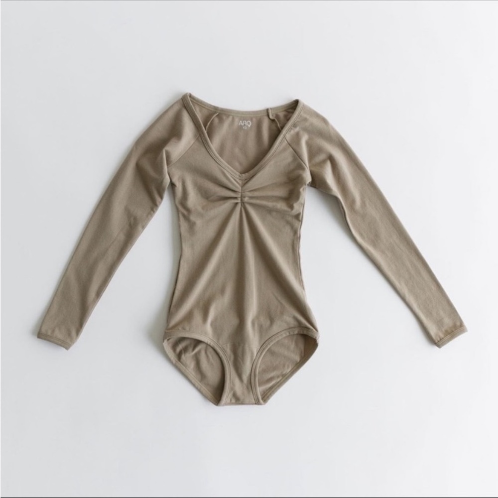 ARQ Paloma Leo in Taupe